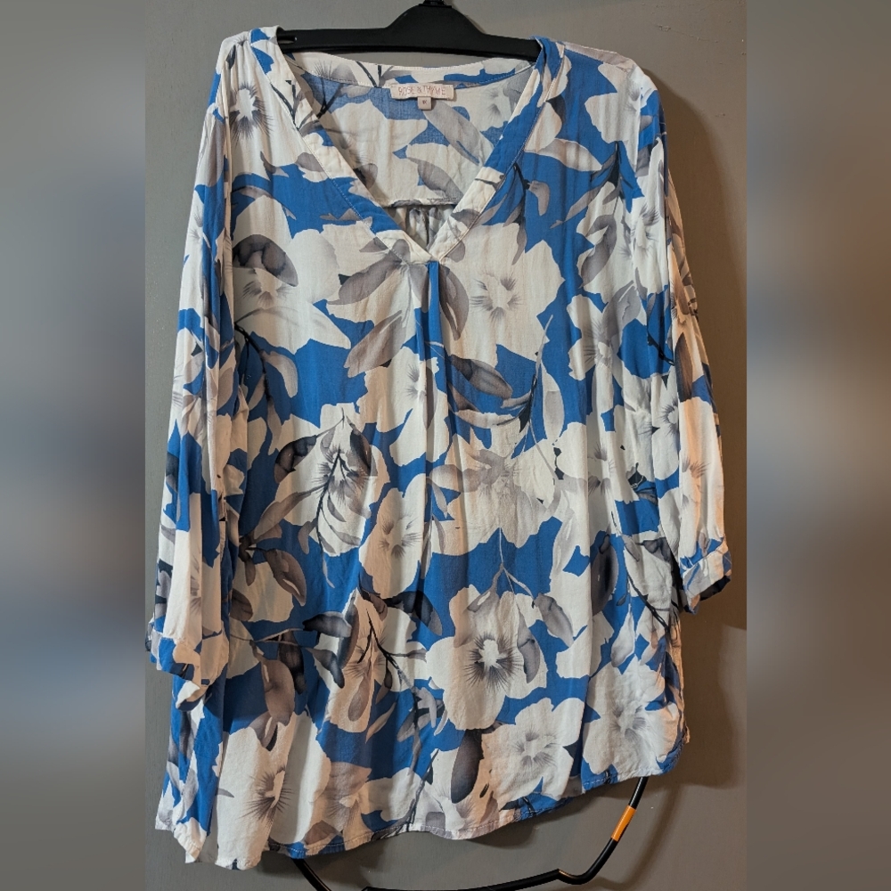 Elegant Floral V-Neck Blouse